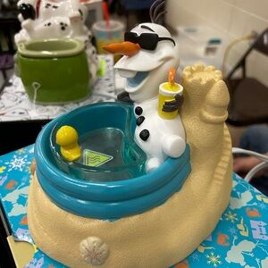 Scentsy Olaf Warmer with Blue and Tan Accents- Brand New